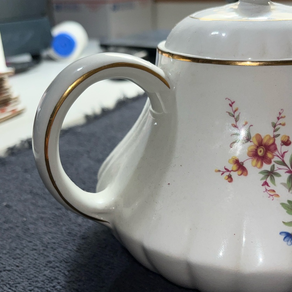Vintage “Heatmaster” Teapot Floral Design With Gold Trim by Ellgreave Pottery - Picture 13 of 14